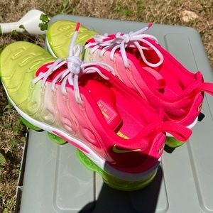 Vapor max womens shoe